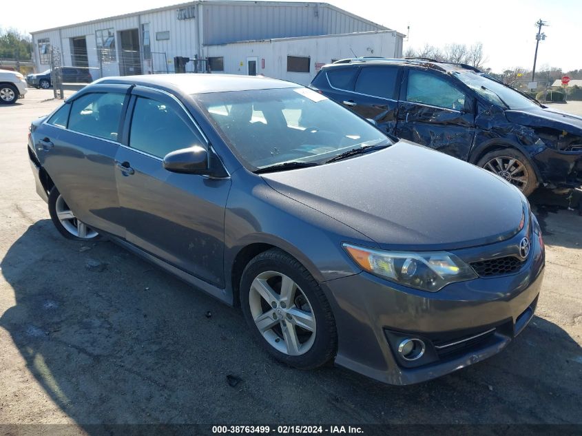 2014 TOYOTA CAMRY SE