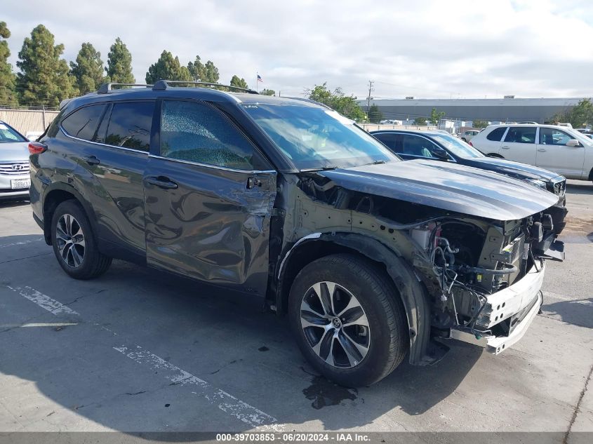 2022 TOYOTA HIGHLANDER HYBRID XLE