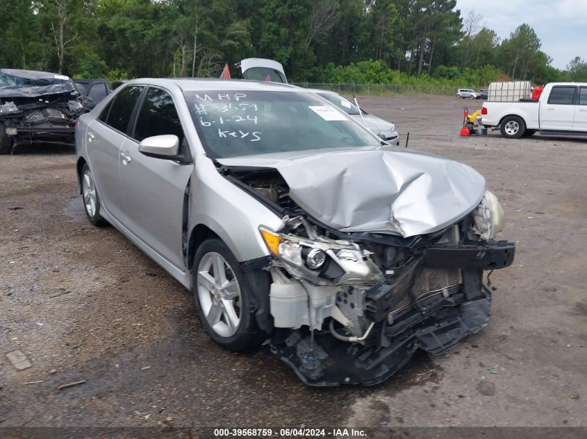 2014 TOYOTA CAMRY SE