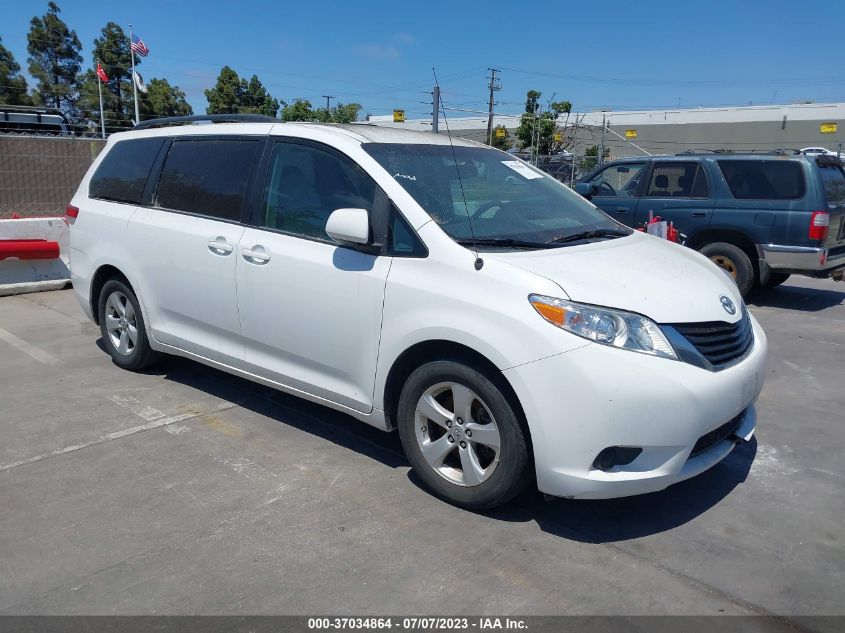 2011 TOYOTA SIENNA LE V6