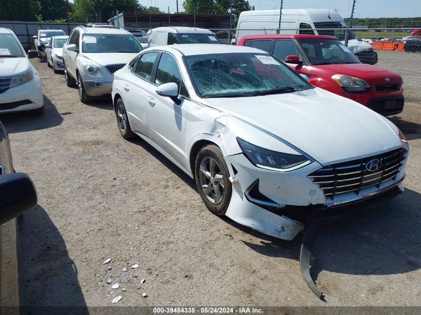 2022 HYUNDAI SONATA SE