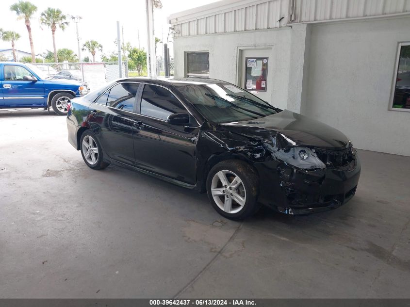 2014 TOYOTA CAMRY SE