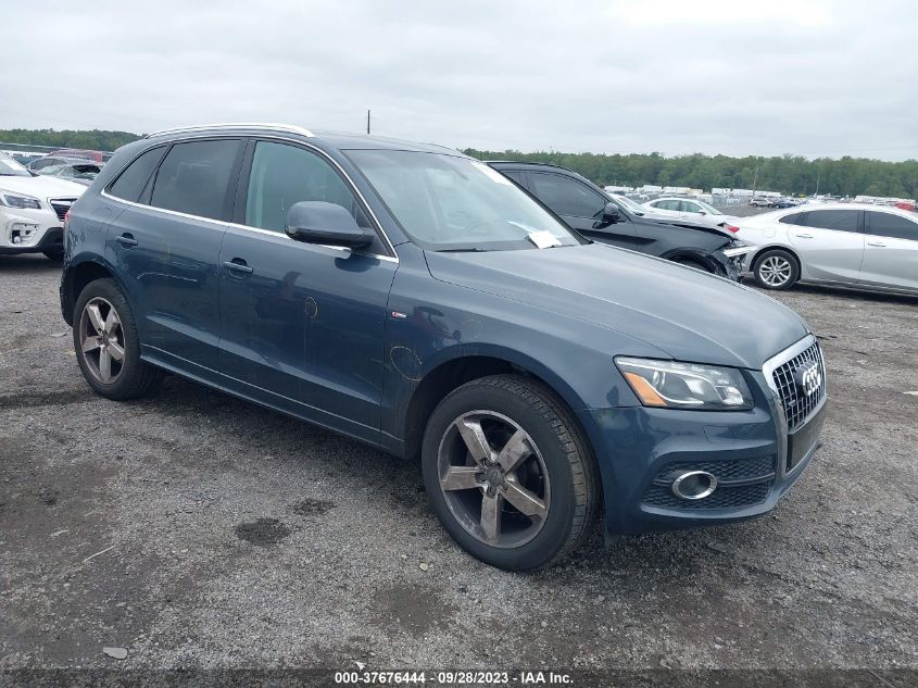 2011 AUDI Q5 3.2 PREMIUM PLUS