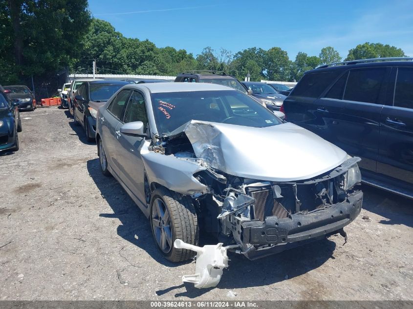 2014 TOYOTA CAMRY SE