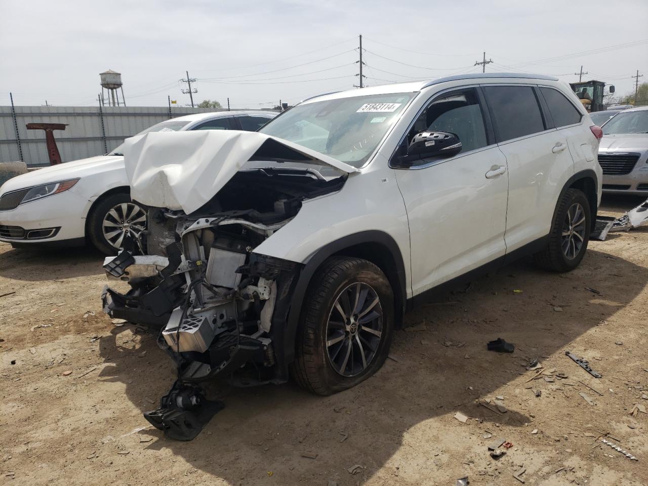 2019 TOYOTA HIGHLANDER SE