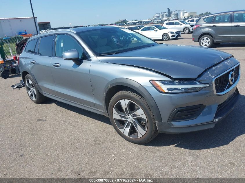 2020 VOLVO V60 CROSS COUNTRY T5