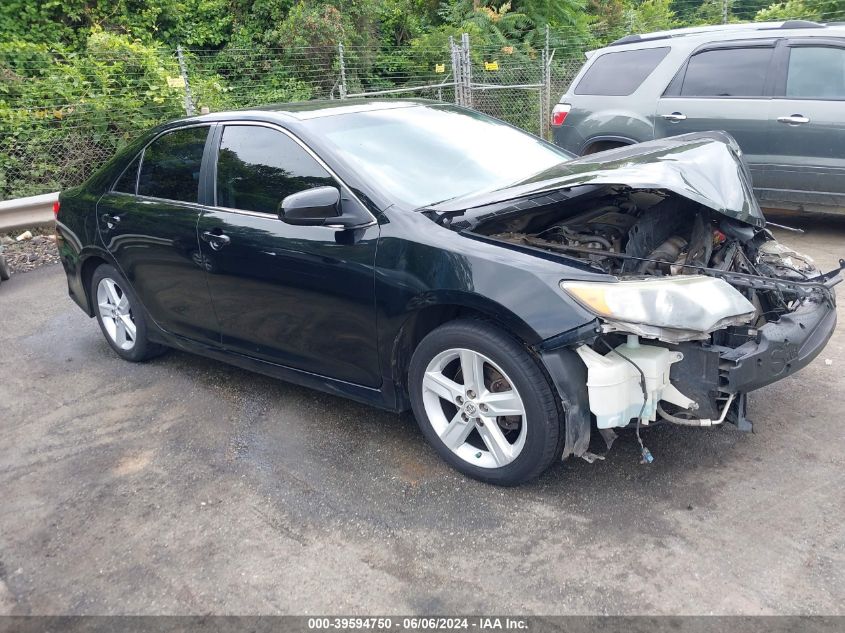 2014 TOYOTA CAMRY SE