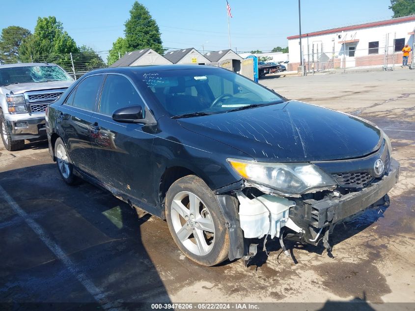 2014 TOYOTA CAMRY SE