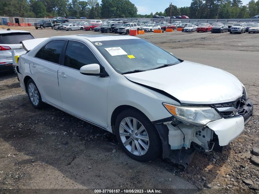 2014 TOYOTA CAMRY XLE