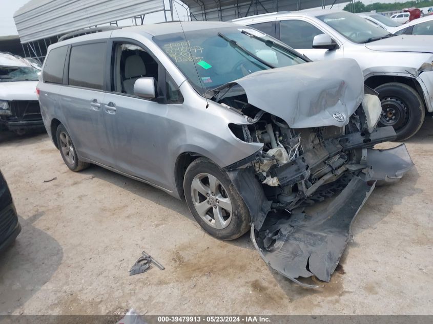 2011 TOYOTA SIENNA LE