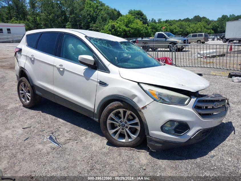 2017 FORD ESCAPE SE