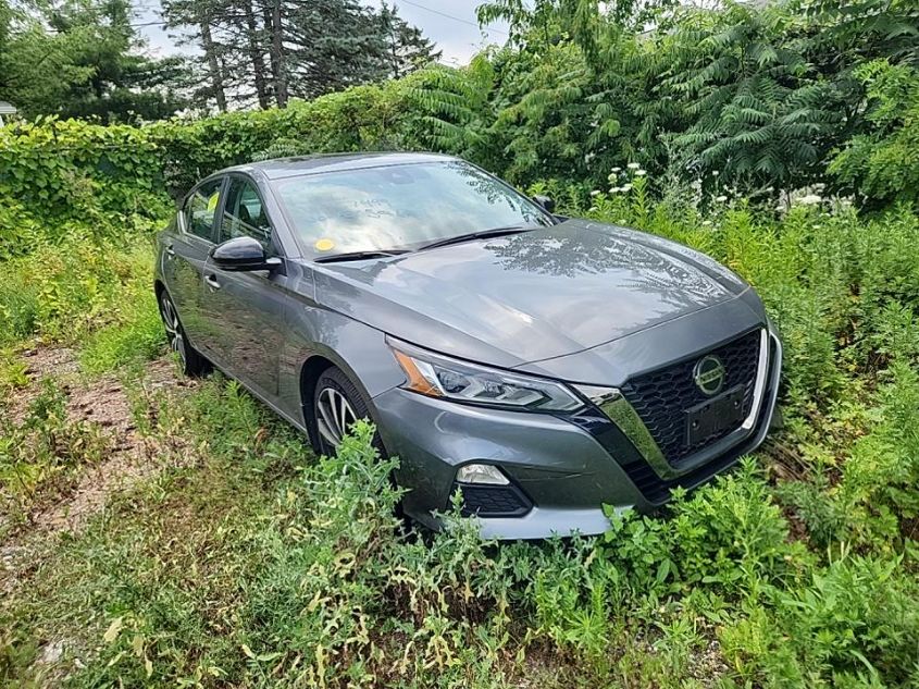 2021 NISSAN ALTIMA SR