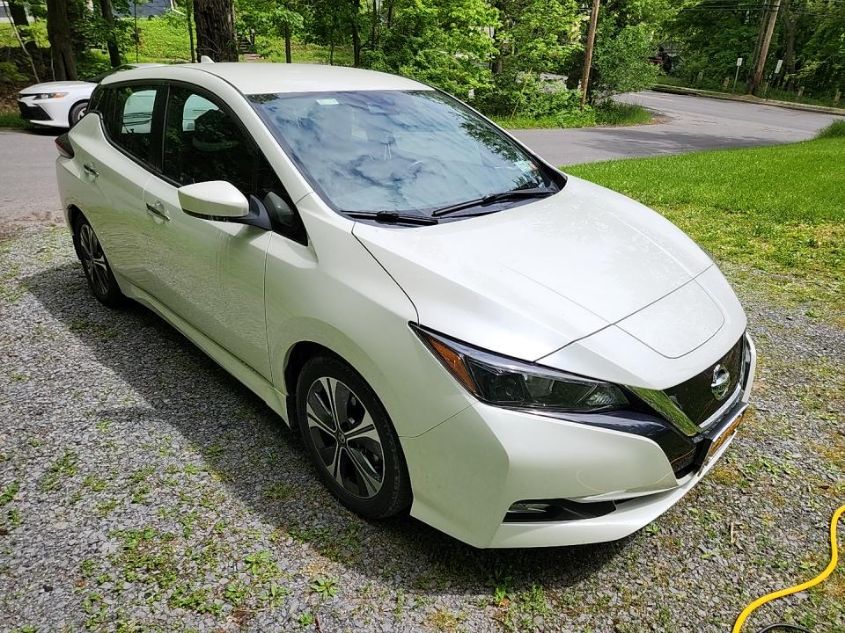 2021 NISSAN LEAF SV