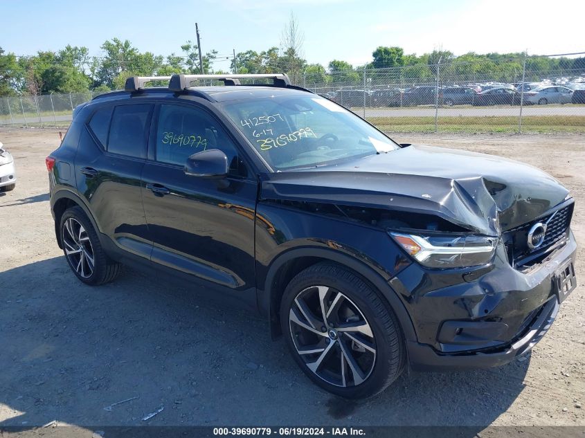 2022 VOLVO XC40 T5 R-DESIGN