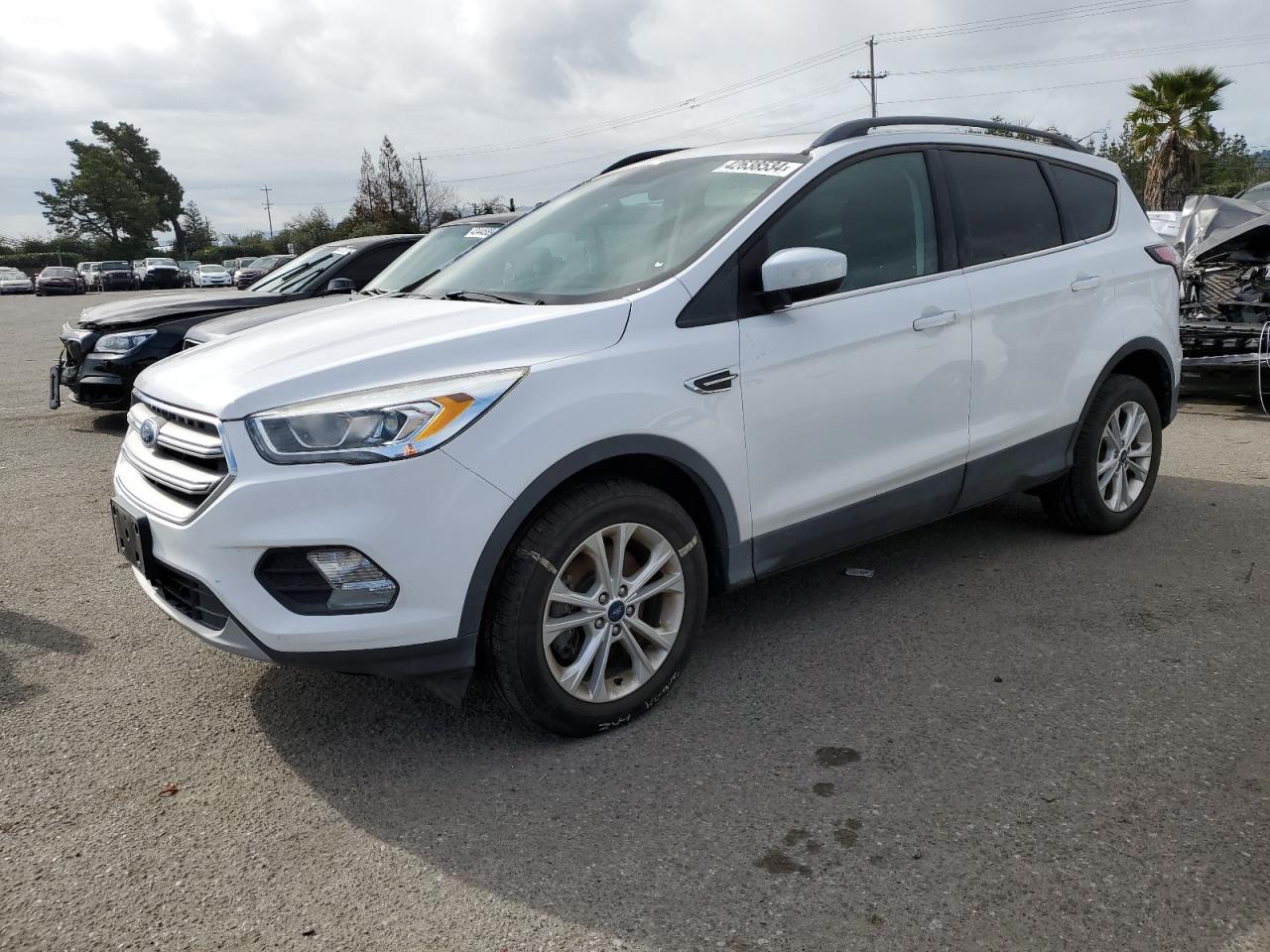 2017 FORD ESCAPE SE