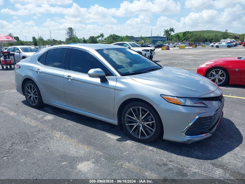 2023 TOYOTA CAMRY XLE