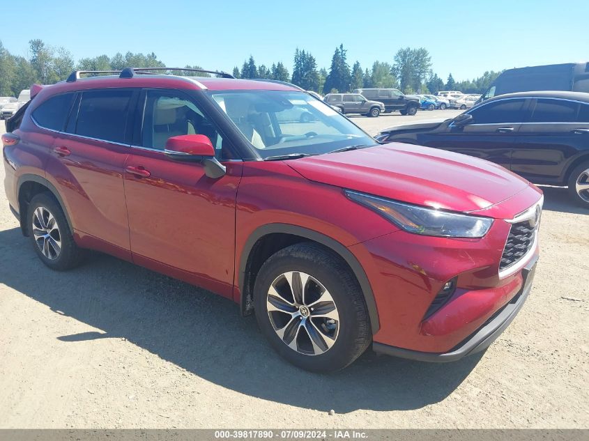 2022 TOYOTA HIGHLANDER XLE