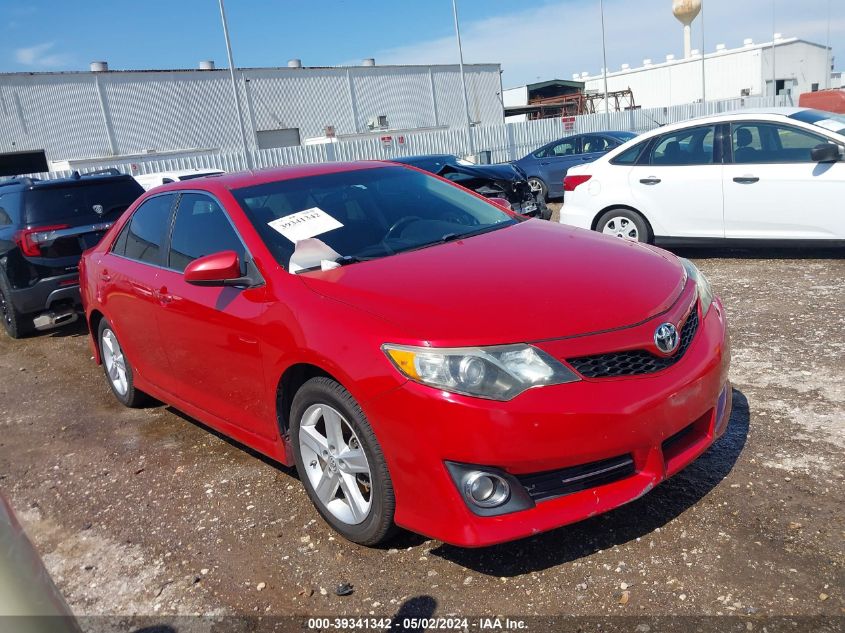 2014 TOYOTA CAMRY SE