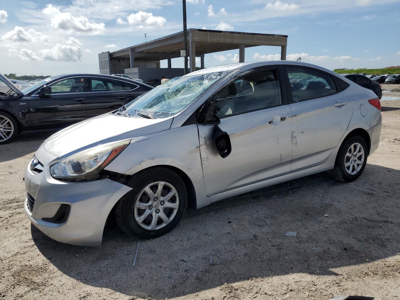 2013 HYUNDAI ACCENT GLS