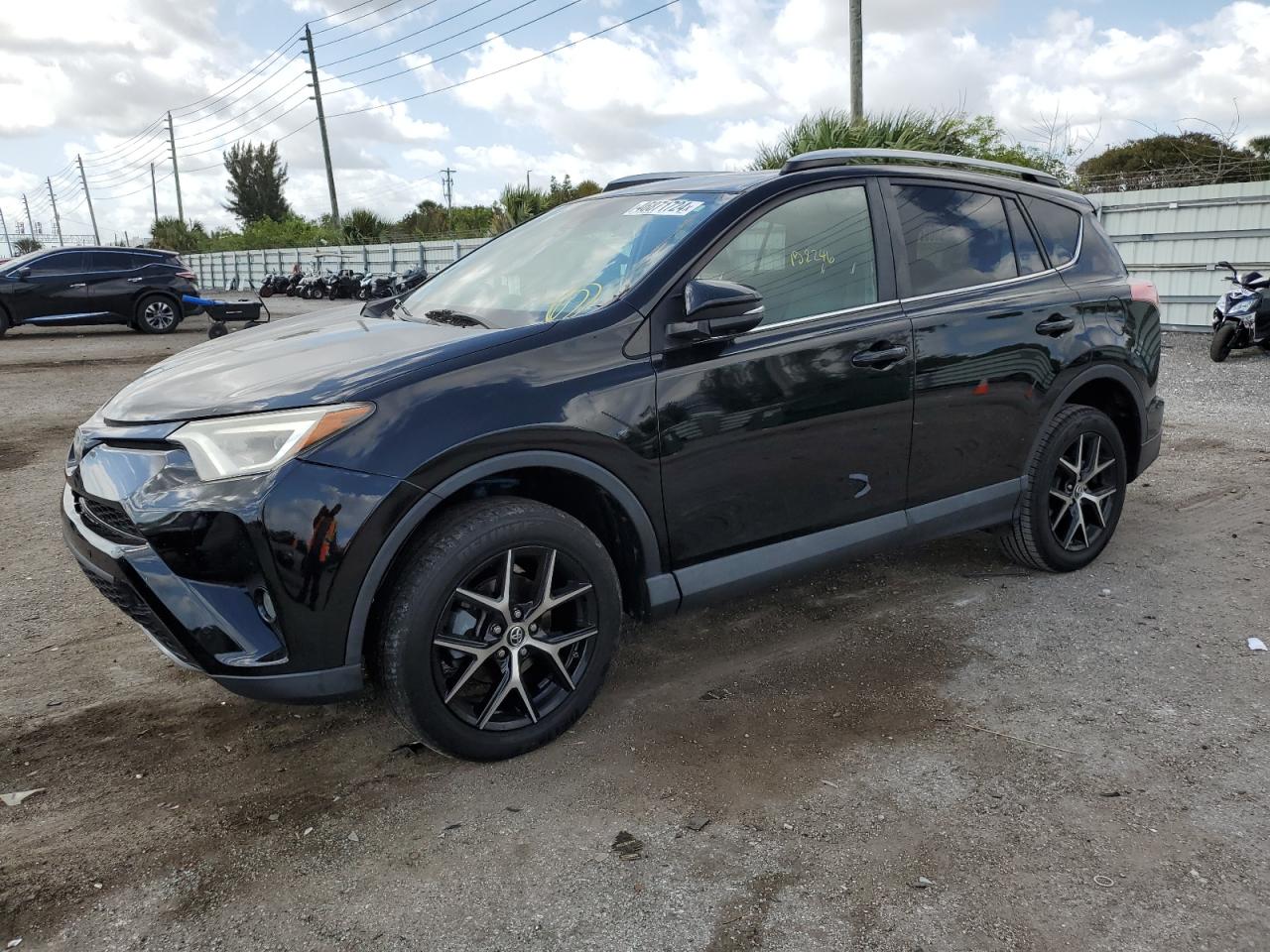 2017 TOYOTA RAV4 SE