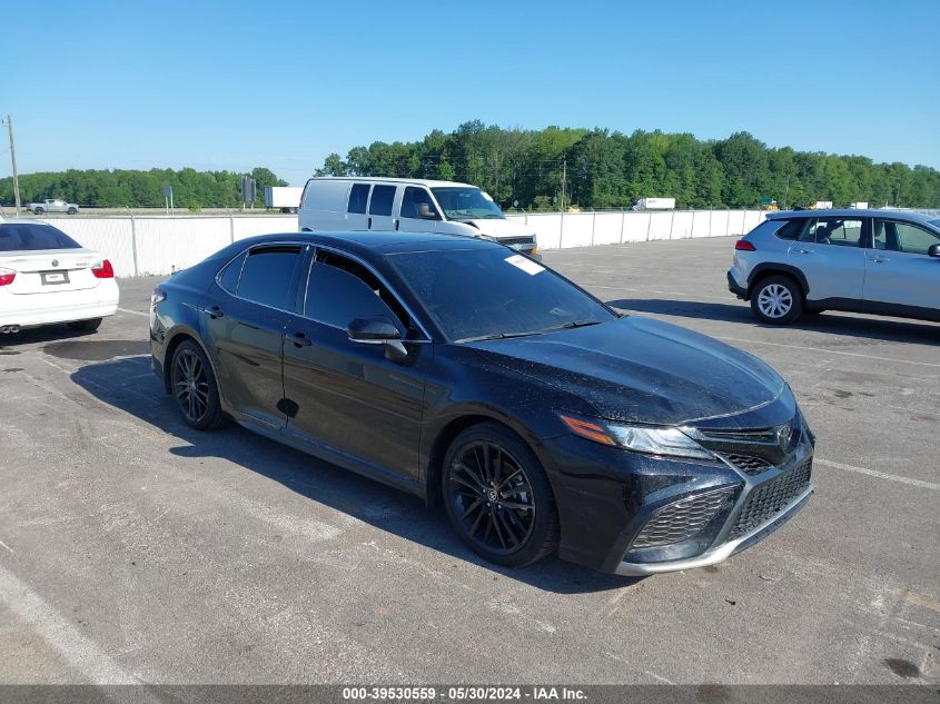 2022 TOYOTA CAMRY XSE