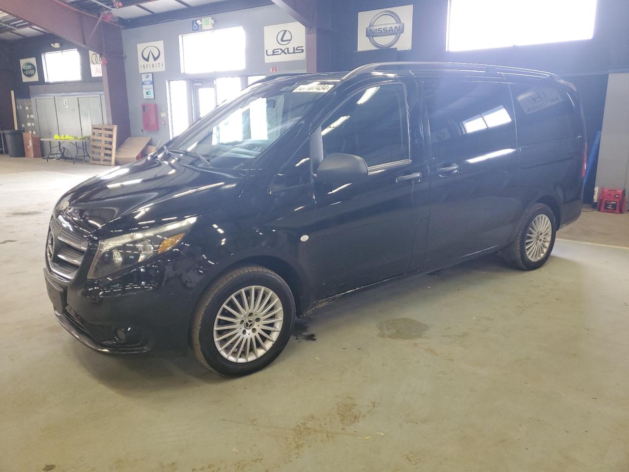 2019 MERCEDES-BENZ METRIS