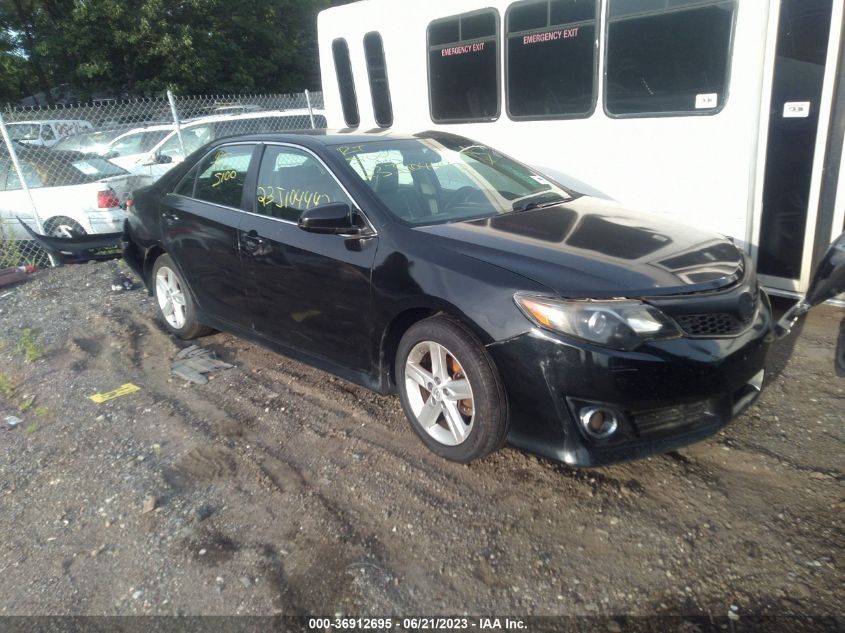 2014 TOYOTA CAMRY SE