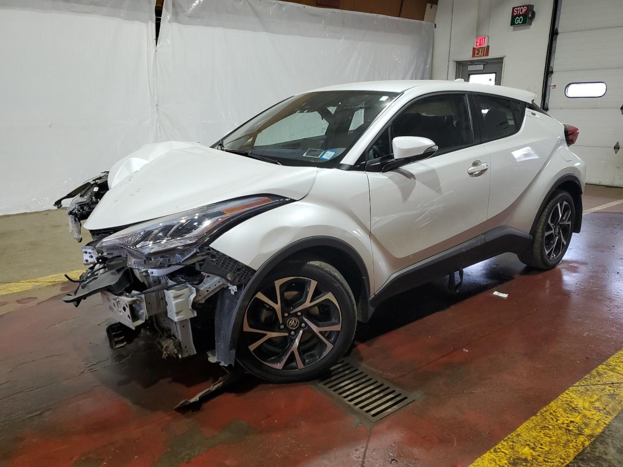 2022 TOYOTA C-HR XLE