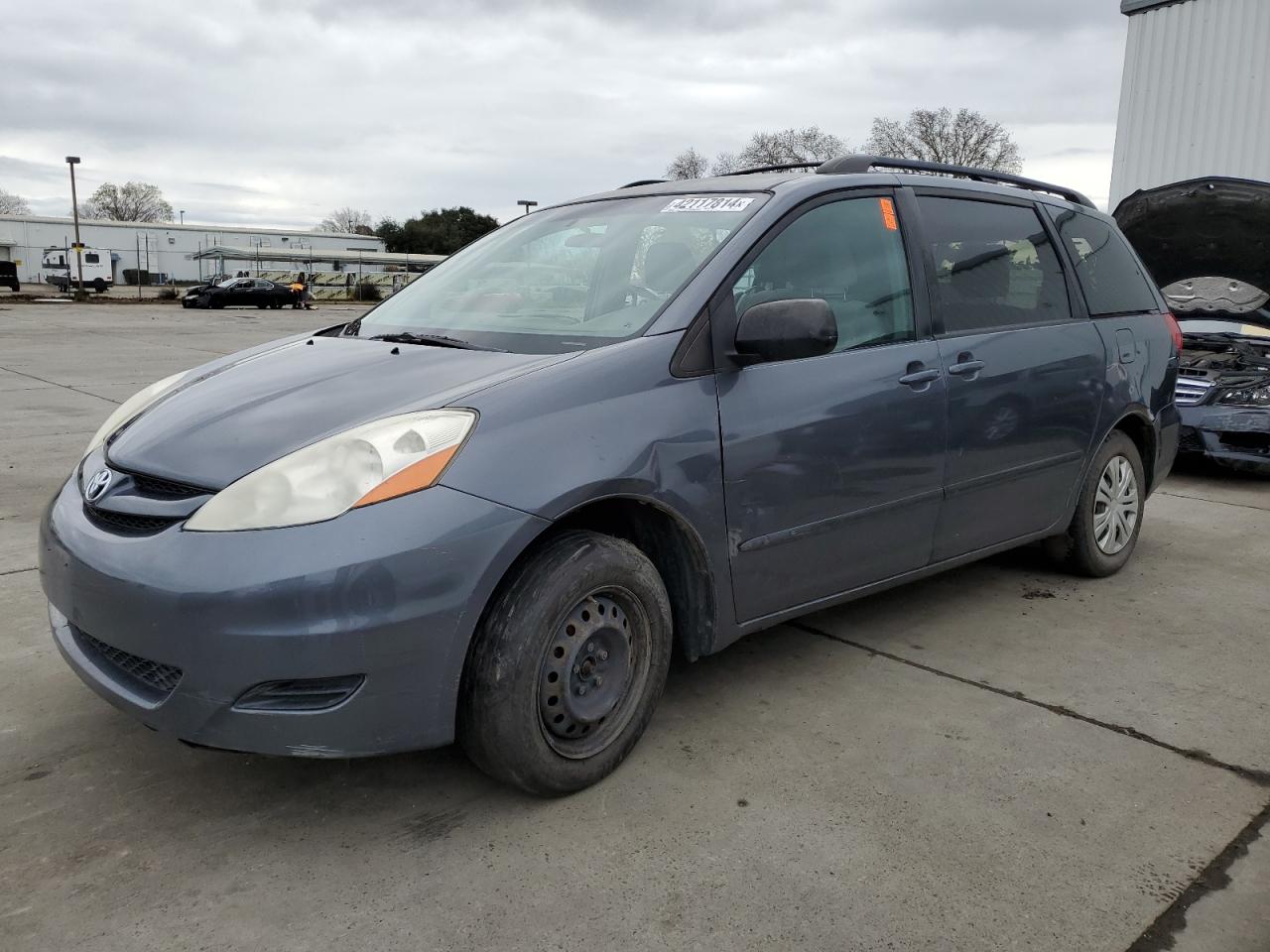 2010 TOYOTA SIENNA CE