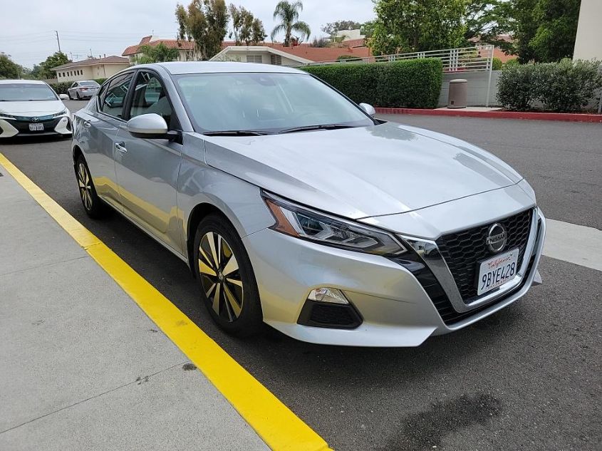 2022 NISSAN ALTIMA SV