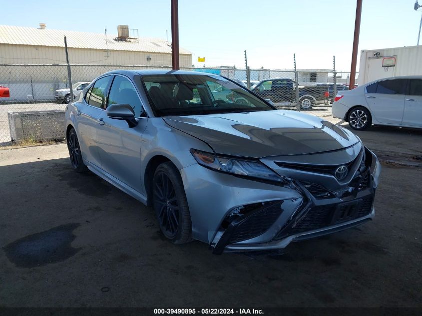 2022 TOYOTA CAMRY XSE