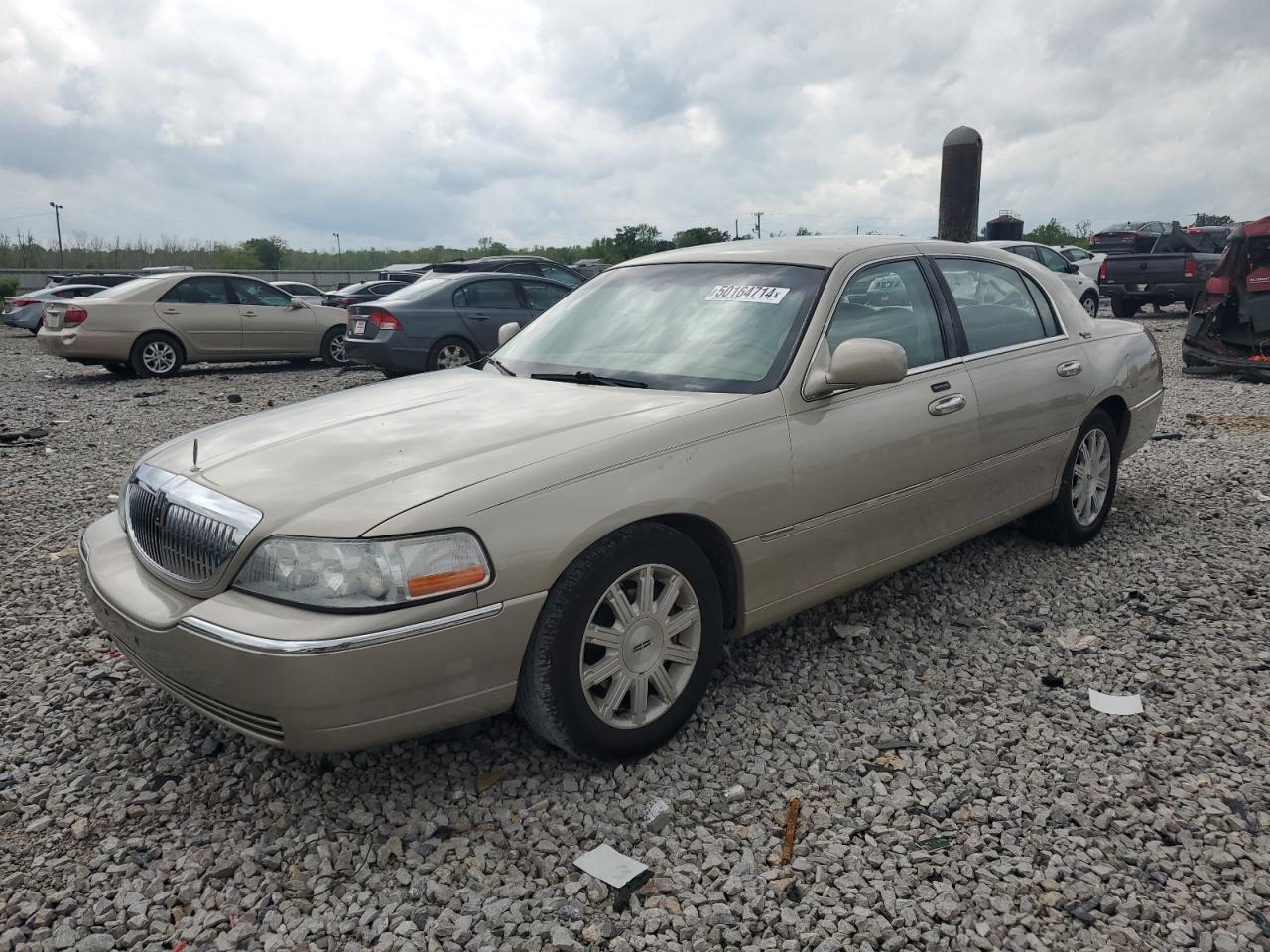 2010 LINCOLN TOWN CAR SIGNATURE LIMITED