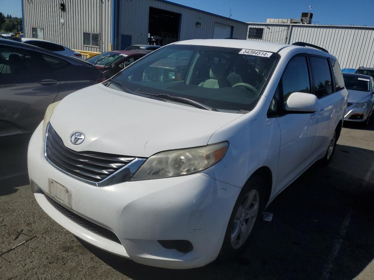 2011 TOYOTA SIENNA LE