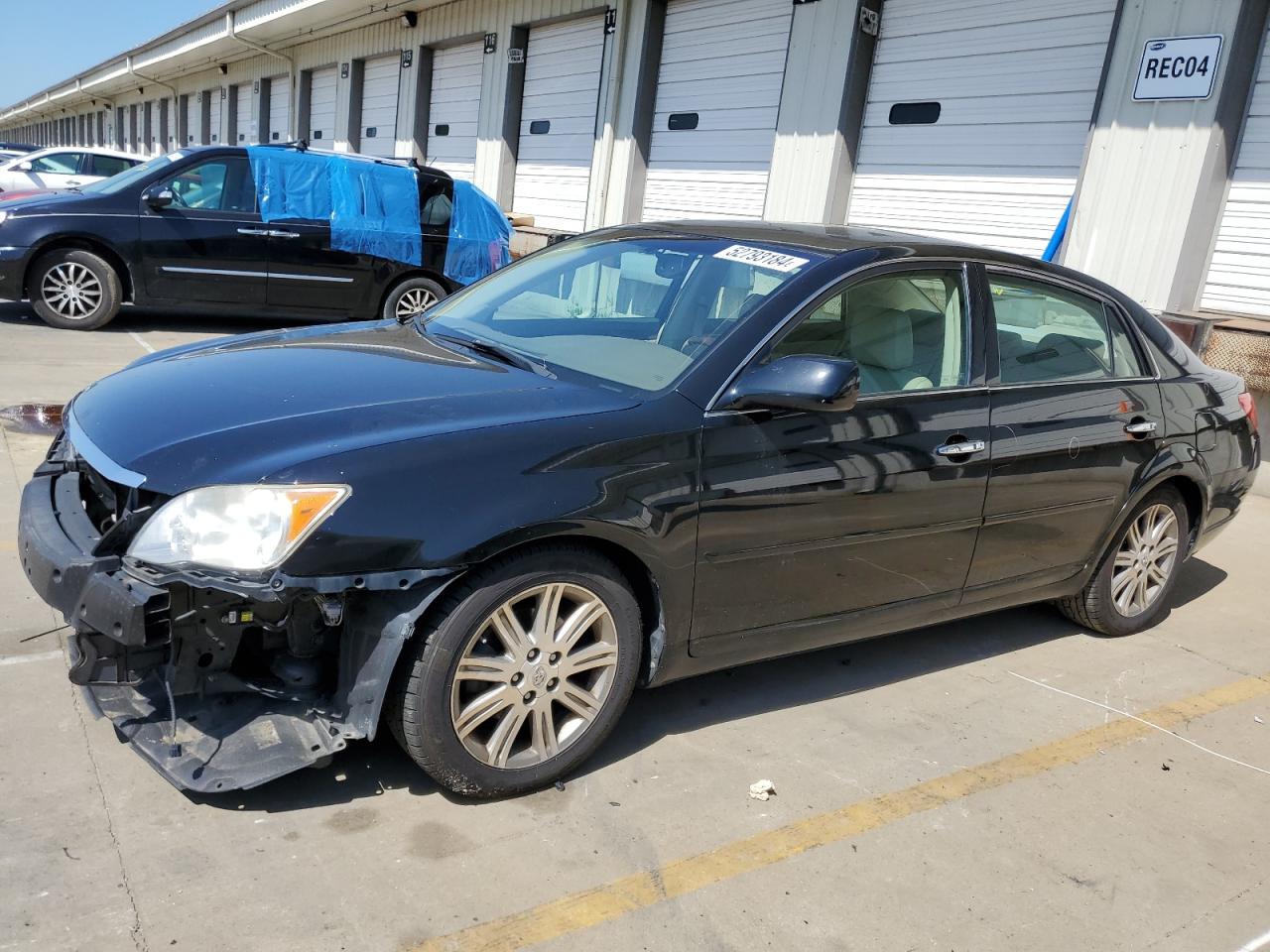 2010 TOYOTA AVALON XL