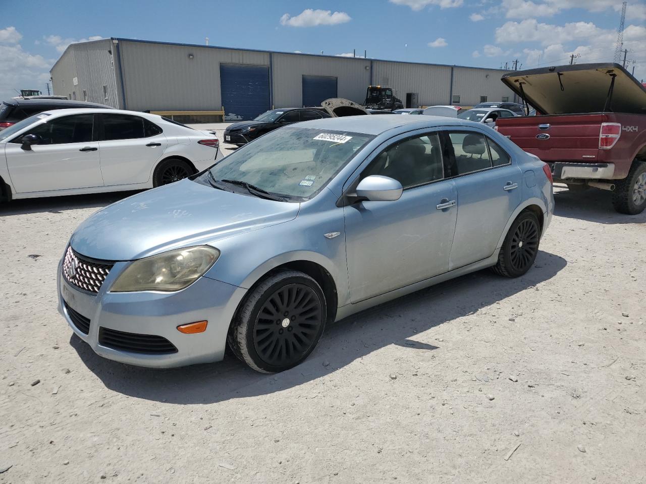 2011 SUZUKI KIZASHI SE