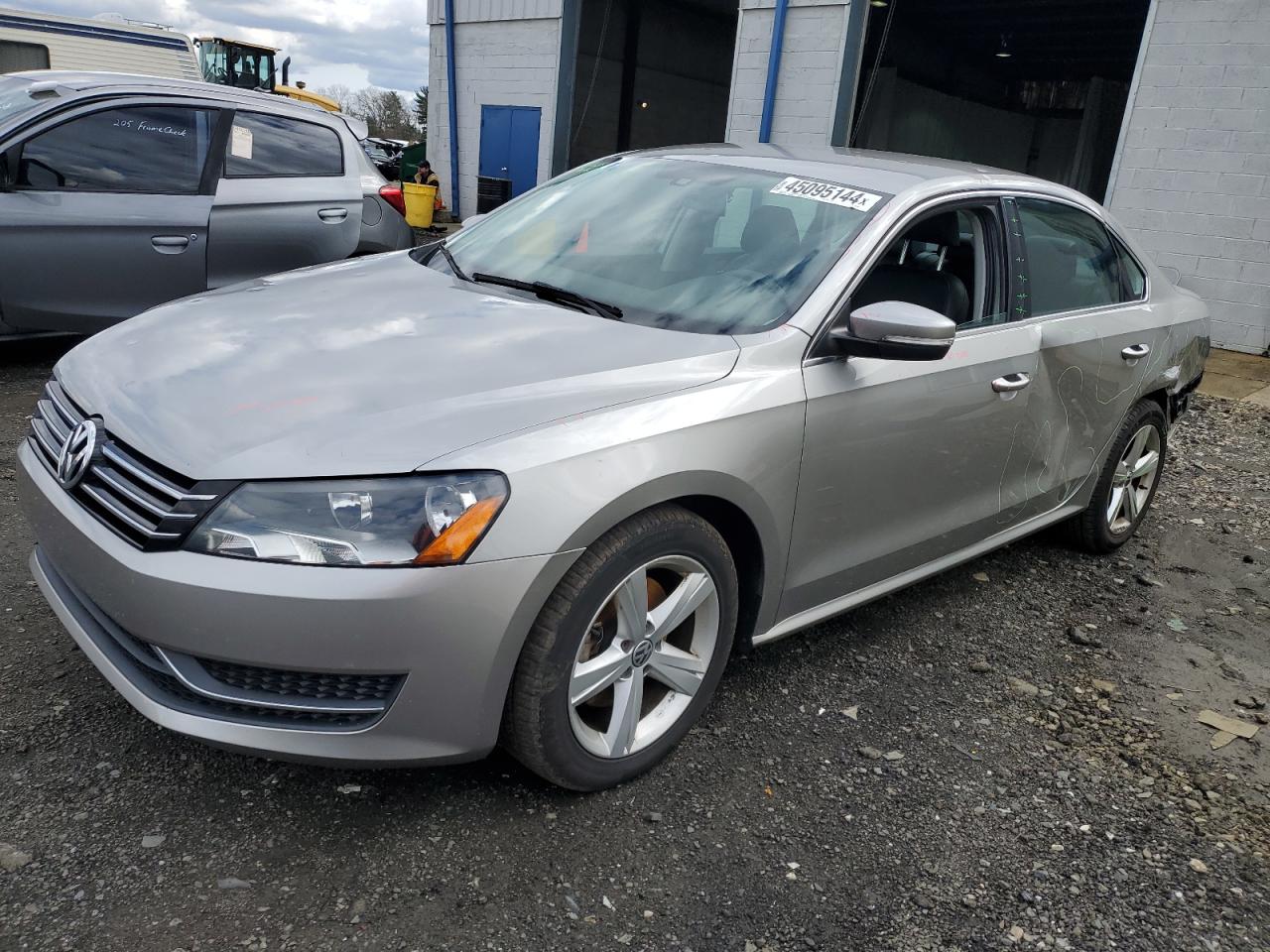 2014 VOLKSWAGEN PASSAT SE