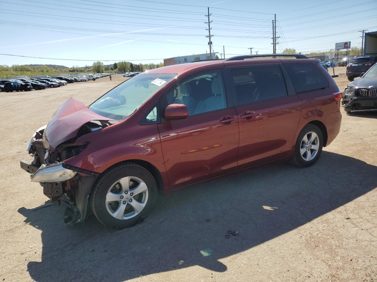 2015 TOYOTA SIENNA LE