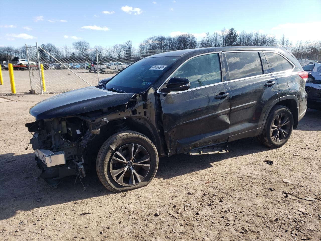 2018 TOYOTA HIGHLANDER LE