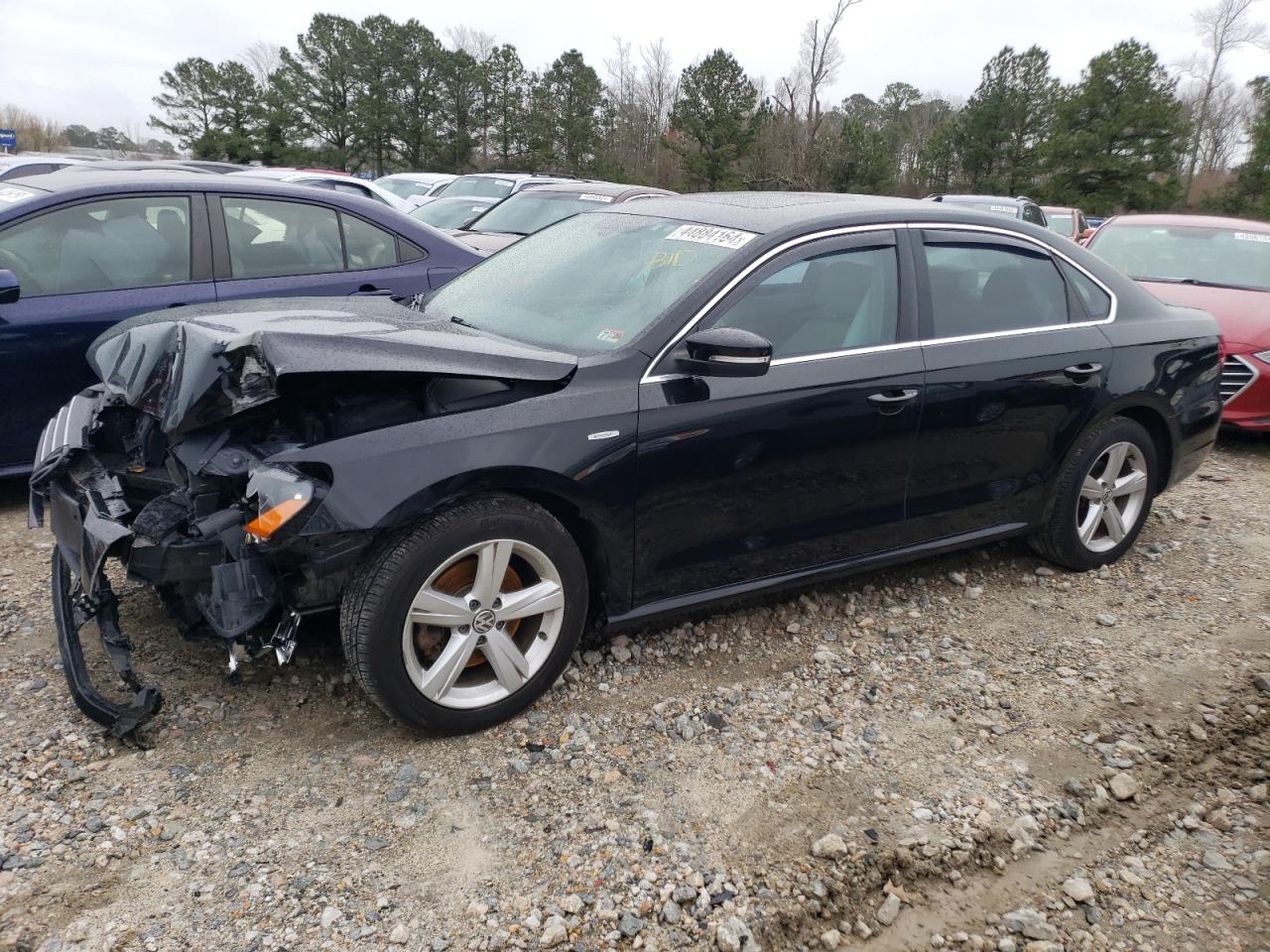 2013 VOLKSWAGEN PASSAT SE