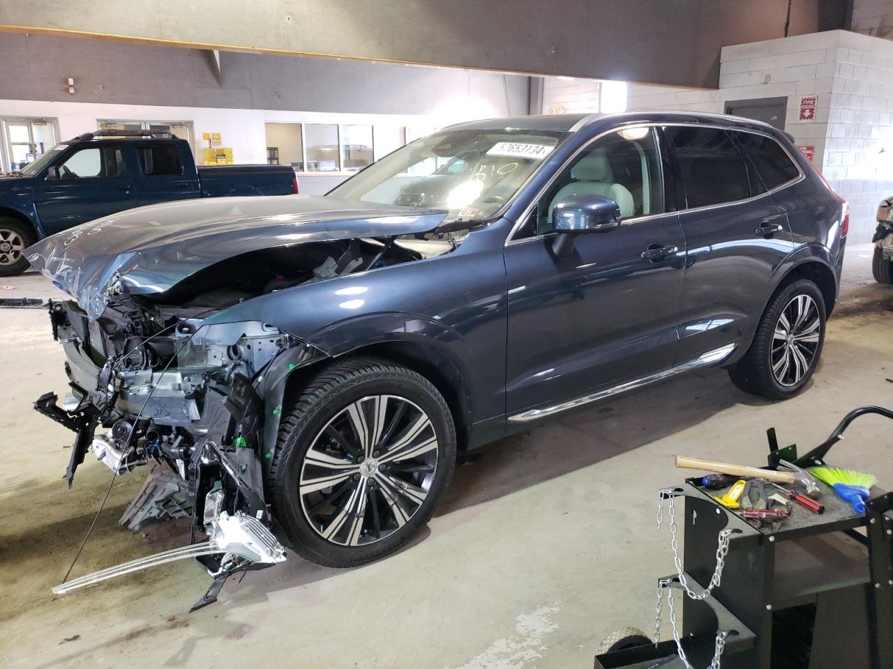 2022 VOLVO XC60 B5 INSCRIPTION