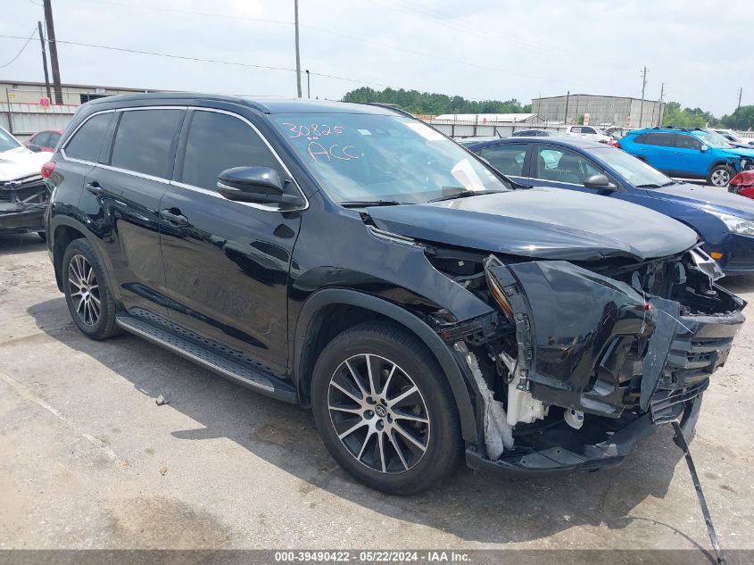 2017 TOYOTA HIGHLANDER SE