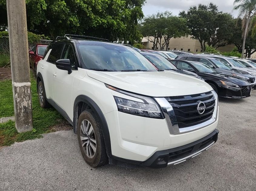 2023 NISSAN PATHFINDER SL