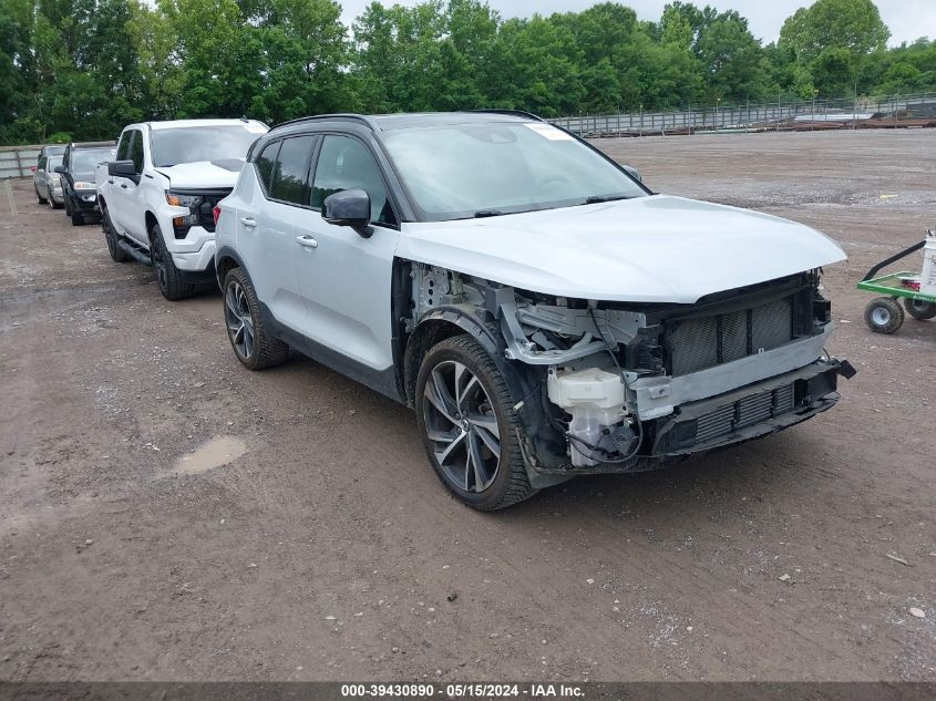 2020 VOLVO XC40 T5 R-DESIGN