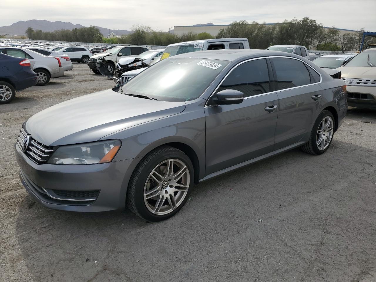 2013 VOLKSWAGEN PASSAT SE