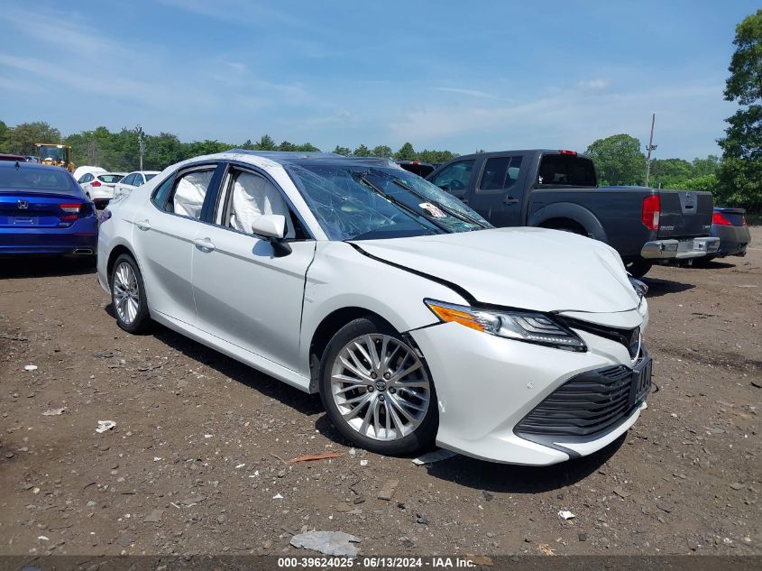 2019 TOYOTA CAMRY XLE