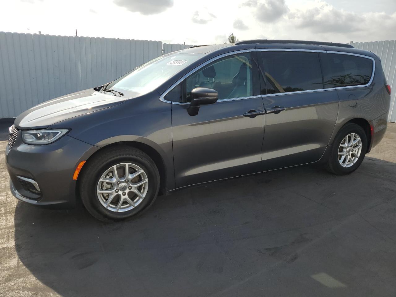 2022 CHRYSLER PACIFICA TOURING L