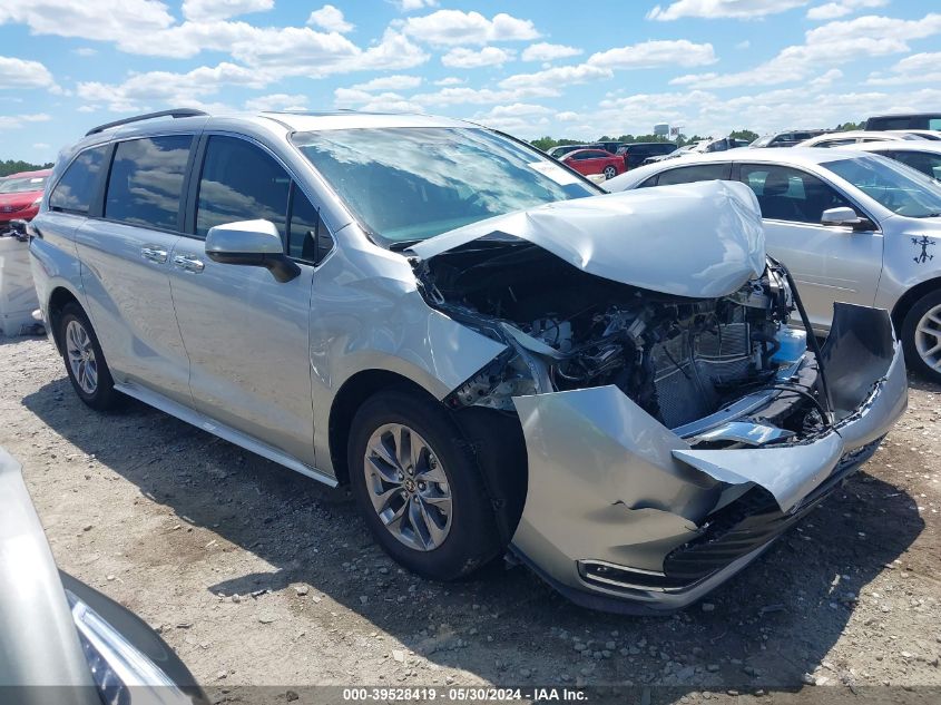 2023 TOYOTA SIENNA XLE