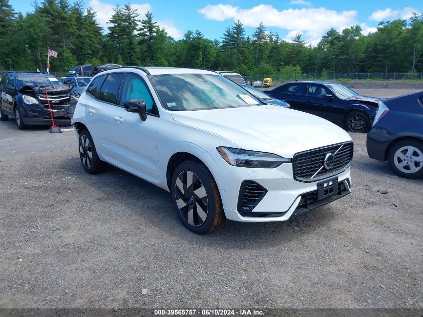 2024 VOLVO XC60 RECHARGE PLUG-IN HYBRID T8 PLUS DARK THEME