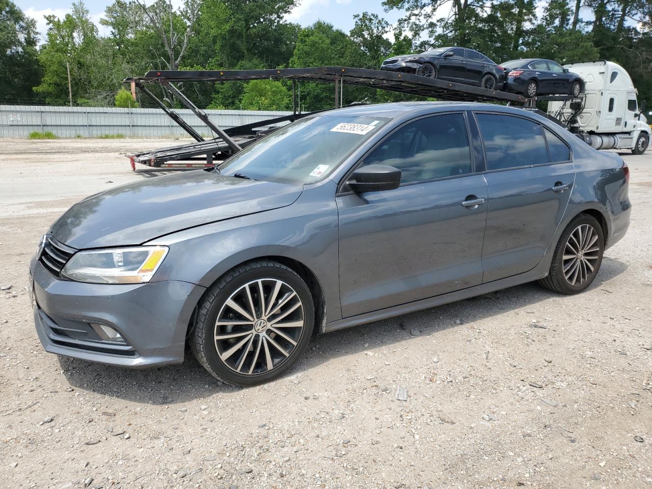 2016 VOLKSWAGEN JETTA SPORT