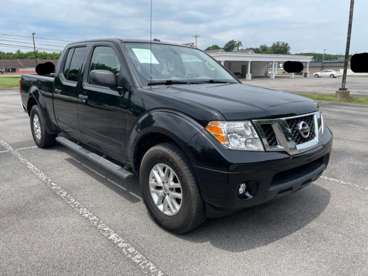 2017 NISSAN FRONTIER SV